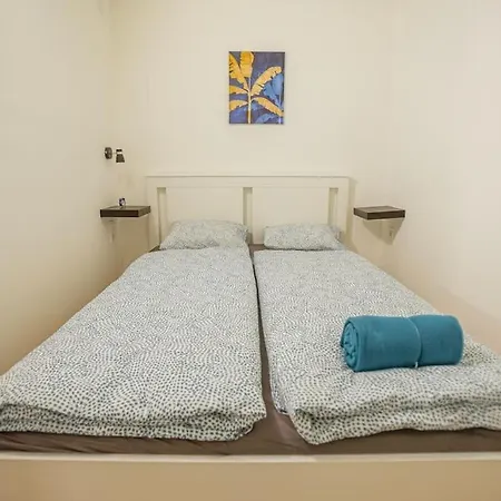 2 Bedroom Flat In The Dob Street, Venus Apartment