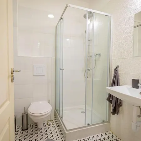 2 Bedroom Flat In The Dob Street, Venus * Budapesta