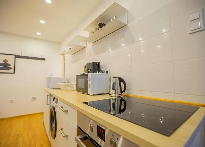 2 Bedroom Flat In The Dob Street, Venus