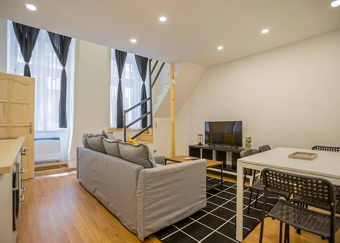 2 Bedroom Flat In The Dob Street, Venus